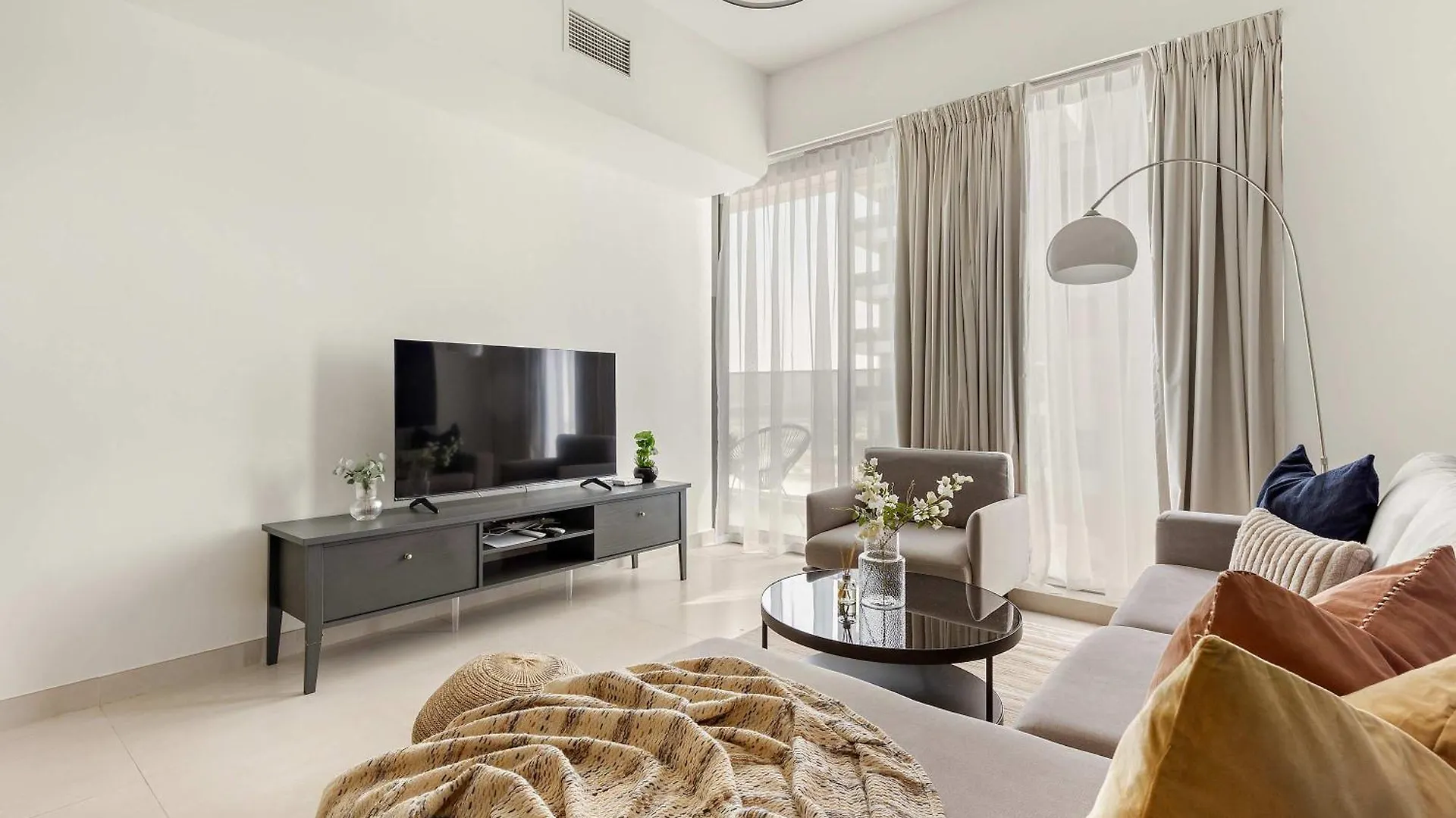Апартаменты Silkhaus Serene 1Bdr Getaway In Reem Island Абу-Даби
